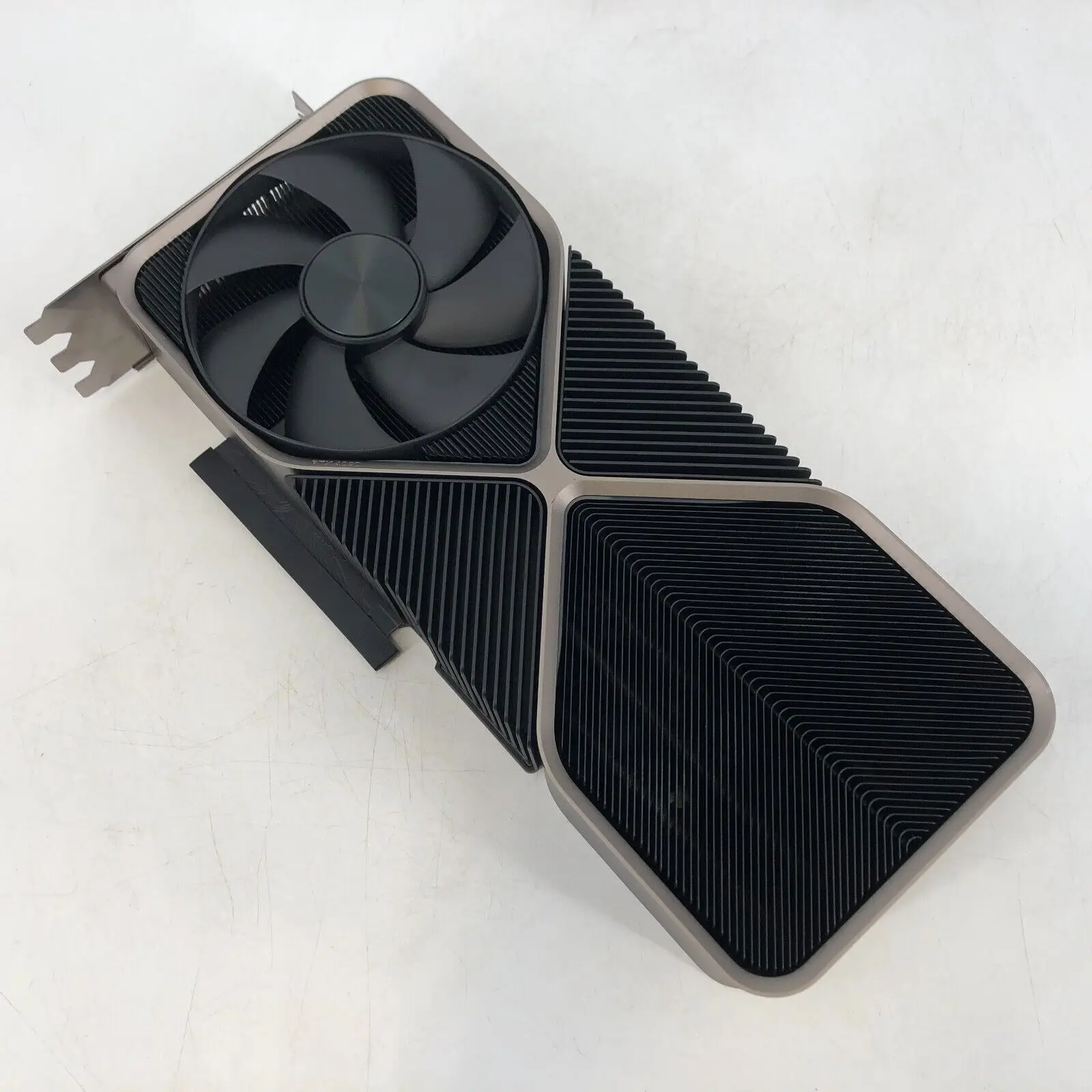 NVIDIA GEFORCE RTX 4090 Founders Edition 24GB GDDR6X - 384 بت - Cond ممتاز.