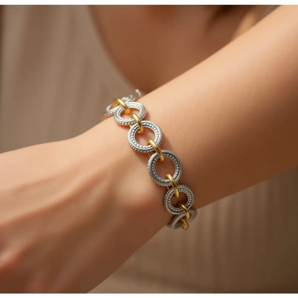 

Массивный двухцветный браслет-цепочка с текстурированной застежкой-тоггл, эффектный браслет для женщин