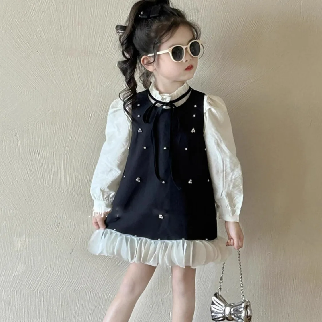 

Girls Dress Spring and Autumn New Black Nail Bead Bubble Sleeve Dress Children's Petal Edge Shirt Skirt Fake Two Piece