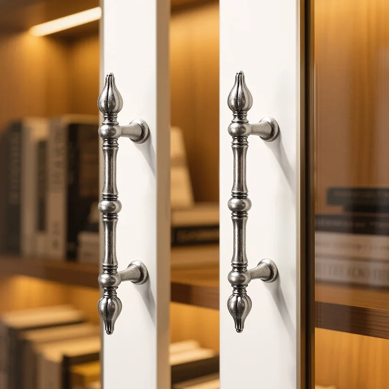 

Bronze colored cabinet door handle, light luxury clothing cabinet door, cabinet drawer, French single hole handle