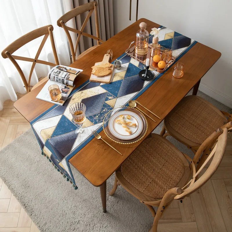 

American Style Light Luxury Table Runner Color Woven Jacquard Gold Thread Diamond Tassel Home Polyester Tablecloth Bed End Flag