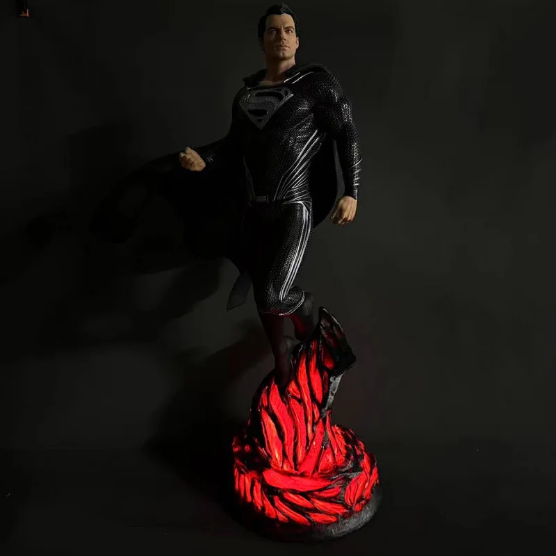 

DC Лига Справедливости 1/4 Черная сцена Супермена GK Статуя из смолы База Светящаяся модель Фигурка Настольный орнамент