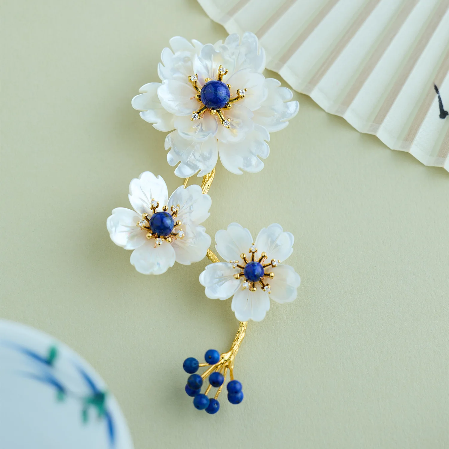 Chinese Style Brooch, Natural Lapis Lazuli & Shell Mother of Pearl Flower Lapel Pin Women Jewelry