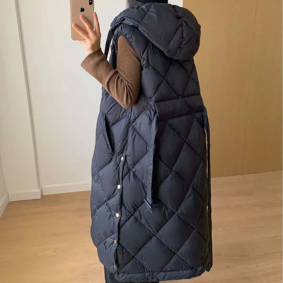 Long Hooded 90% White Duck Down Vest Women Winter 2024 Fashion Sleeveless Puffer Jacket with Belt Female Autumn Warm Waistcoat