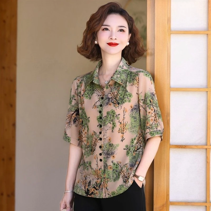 

Summer New Fragmented Short sleevTop For Middle Aged Elderly Mom's Shirt With Noble Temperament Enlarged Loose Fit Shirt