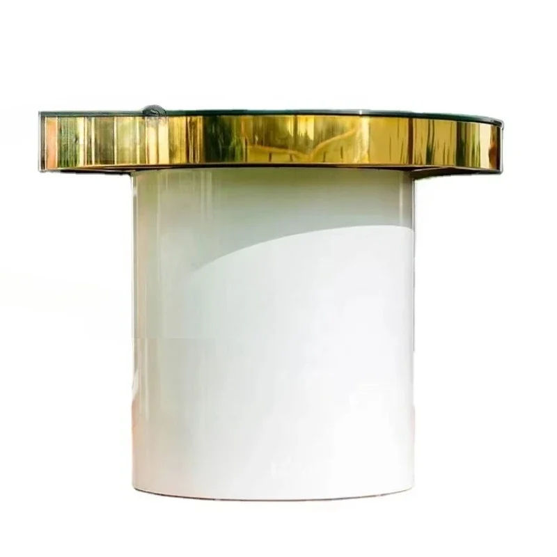 High-quality modern decorated cake table for weddings