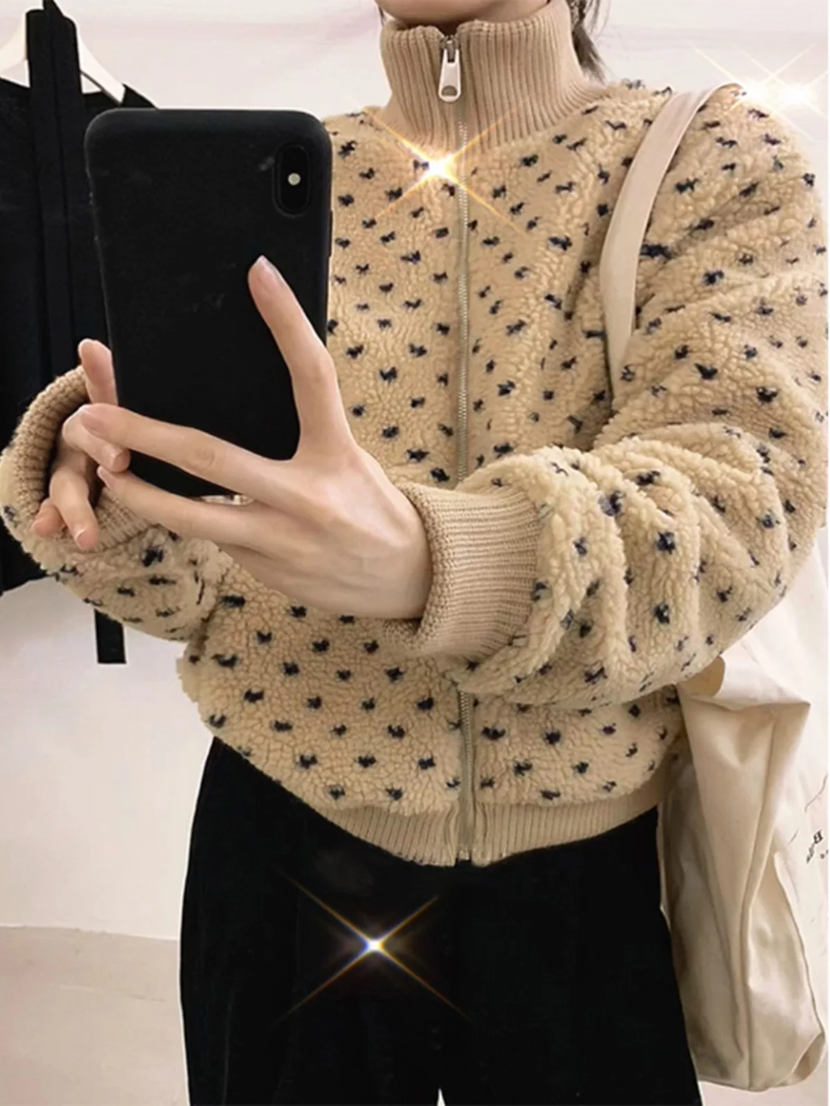 เสื้อขนแกะคอสูงสไตล์เกาหลีสำหรับผู้หญิง ฤดูหนาว รุ่นใหม่ อเนกประสงค์ อุ่น นุ่มฟู ทันสมัย เหมาะสำหรับใส่ไปทำงาน