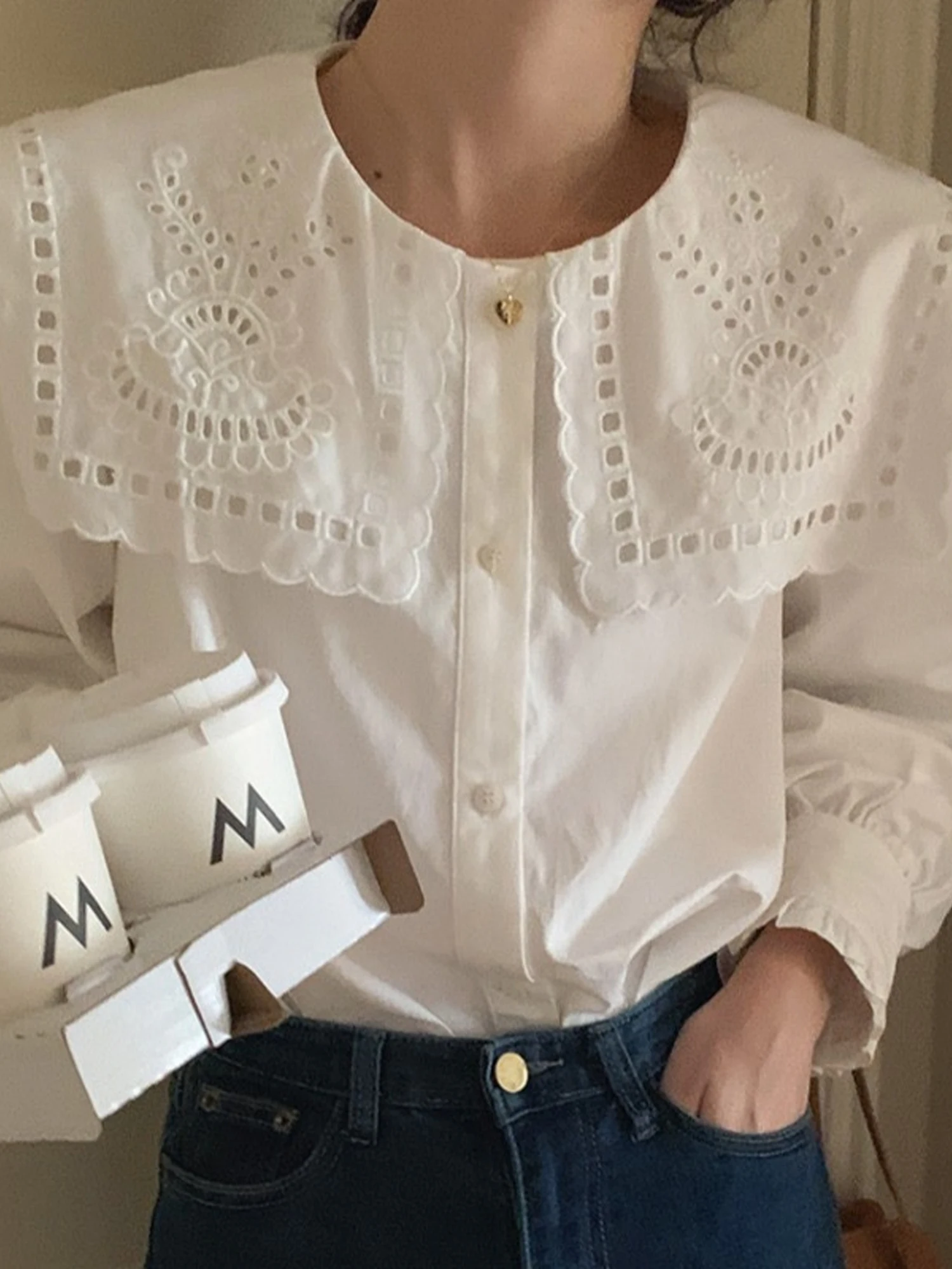 French Style Loose Long Sleeve Ruffle Collar Women's Shirt Slimming White Top for Autumn Season Fashion Design Casual Wear