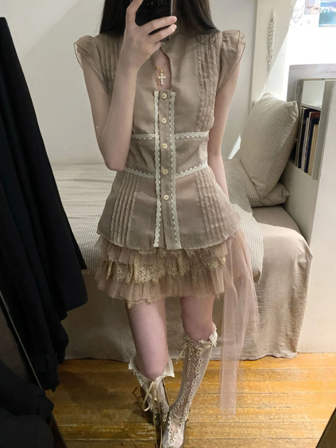 

Slimming Effect Vintage Style Women's Shirt Gathered Waist Short Sleeve Flying Sleeve Top for Summer Fashion Casual Wear