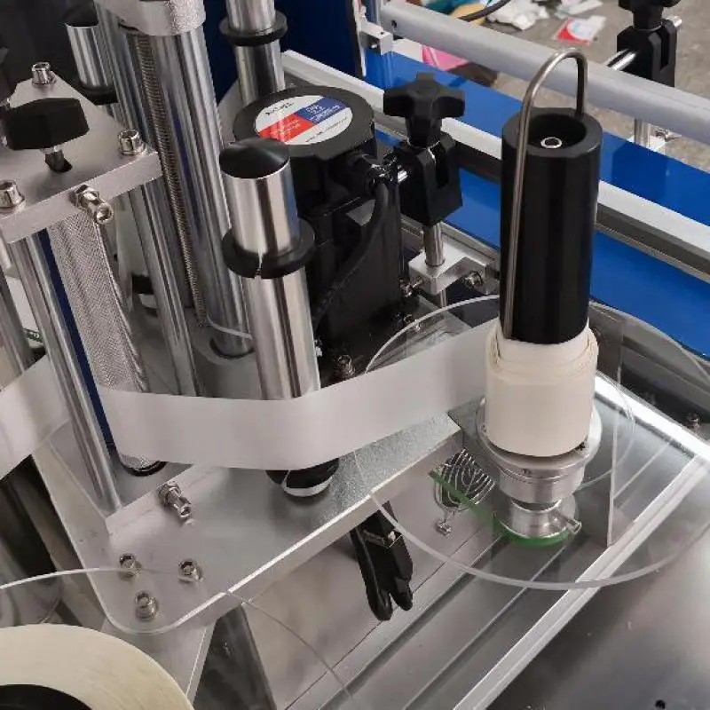 Table Fully Automatic Round Bottle Labelling Machine Deskatop Type Labeller Plastic Can Glass Wine Bottle Labeling Full Auto