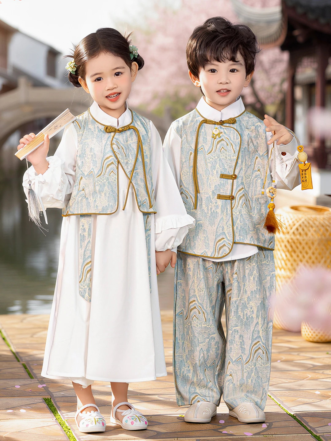 

Новый весенний комплект детской одежды Ханьфу 2026 года: удобный повседневный наряд для брата и сестры, традиционный китайский стиль