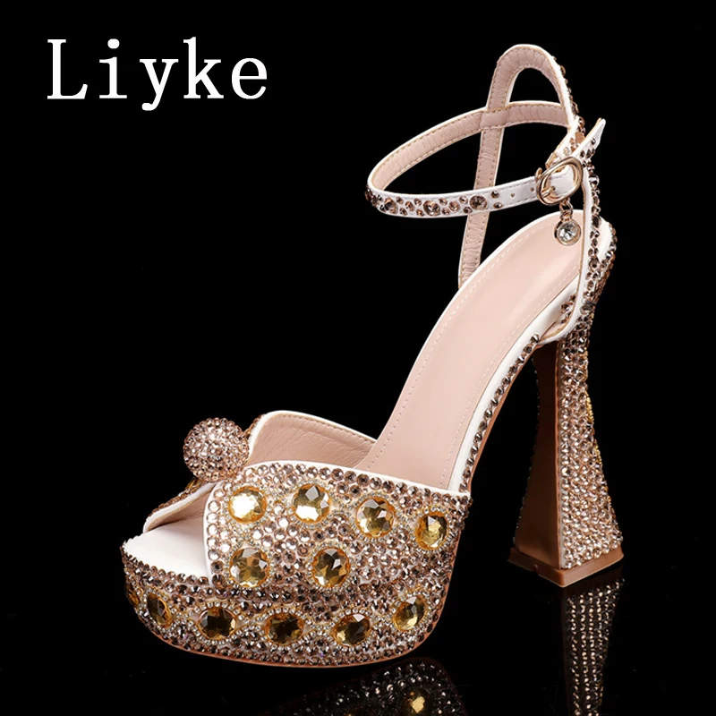 

Liyke/летние модные блестящие босоножки на платформе и высоком каблуке со стразами, женские свадебные туфли для выпускного вечера с золотыми кристаллами и открытым носком, Zapatos Mujer