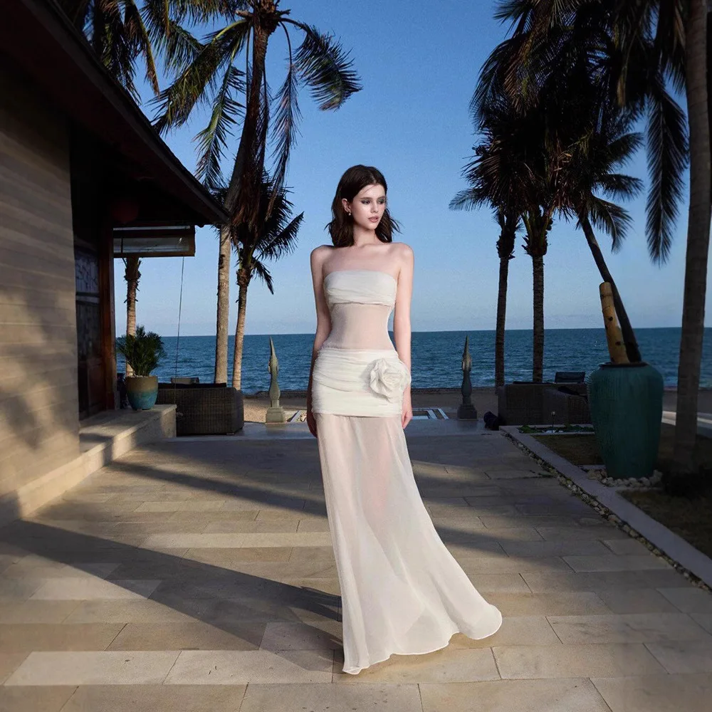Elegant Beach Vacation Mesh Strapless Dress: Stylish and Slimming, Perfect for Travel Photos!