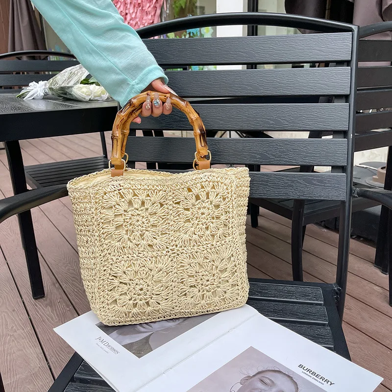 Богемные полые вязаные крючком цветочные соломенные тканые сумки для женщин с бамбуковой ручкой, портативная бумажная веревка, вязаная сумка, сумка для отдыха и путешествий