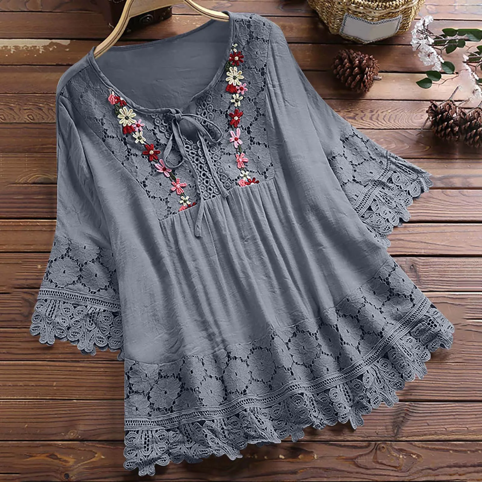 Ethnic Style Women's Floral T-Shirt Vintage Lace Hollow Out T-Shirt Blouses Spring Summer Three-Quarter Sleeve Women's T Shirt