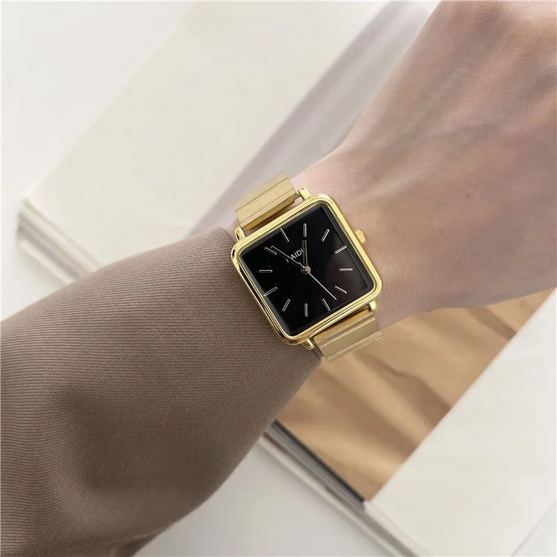 Women Quartz Watch Luxury Fashion Square Gold Sliver Case Simple Roman Numeral Dial Clock Female Watches Niche Ladies Wristwatch