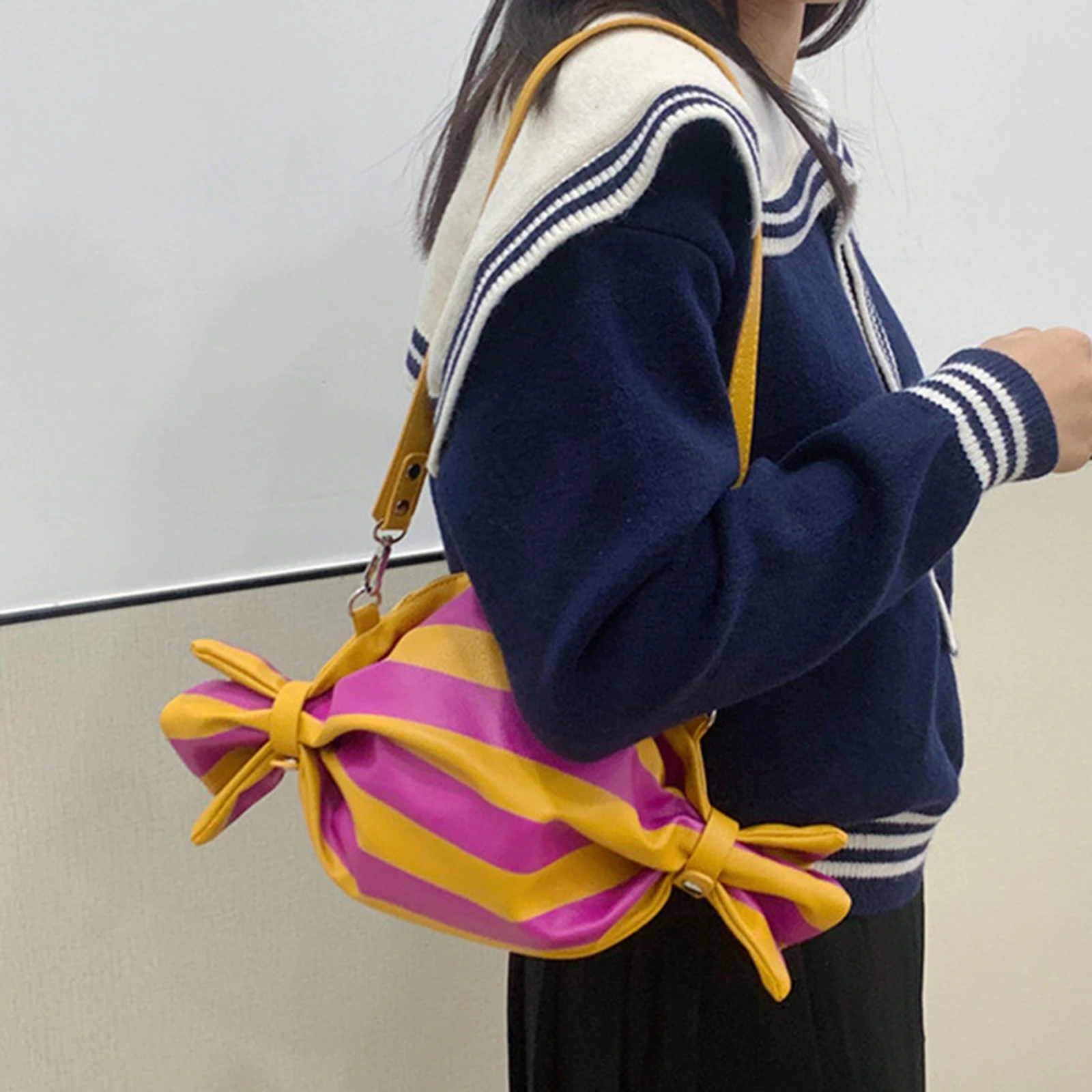 

Striped Candy Shape Purse for Women Trendy Underarm Shoulder Bag Cute Handbag for Daily Party Travel