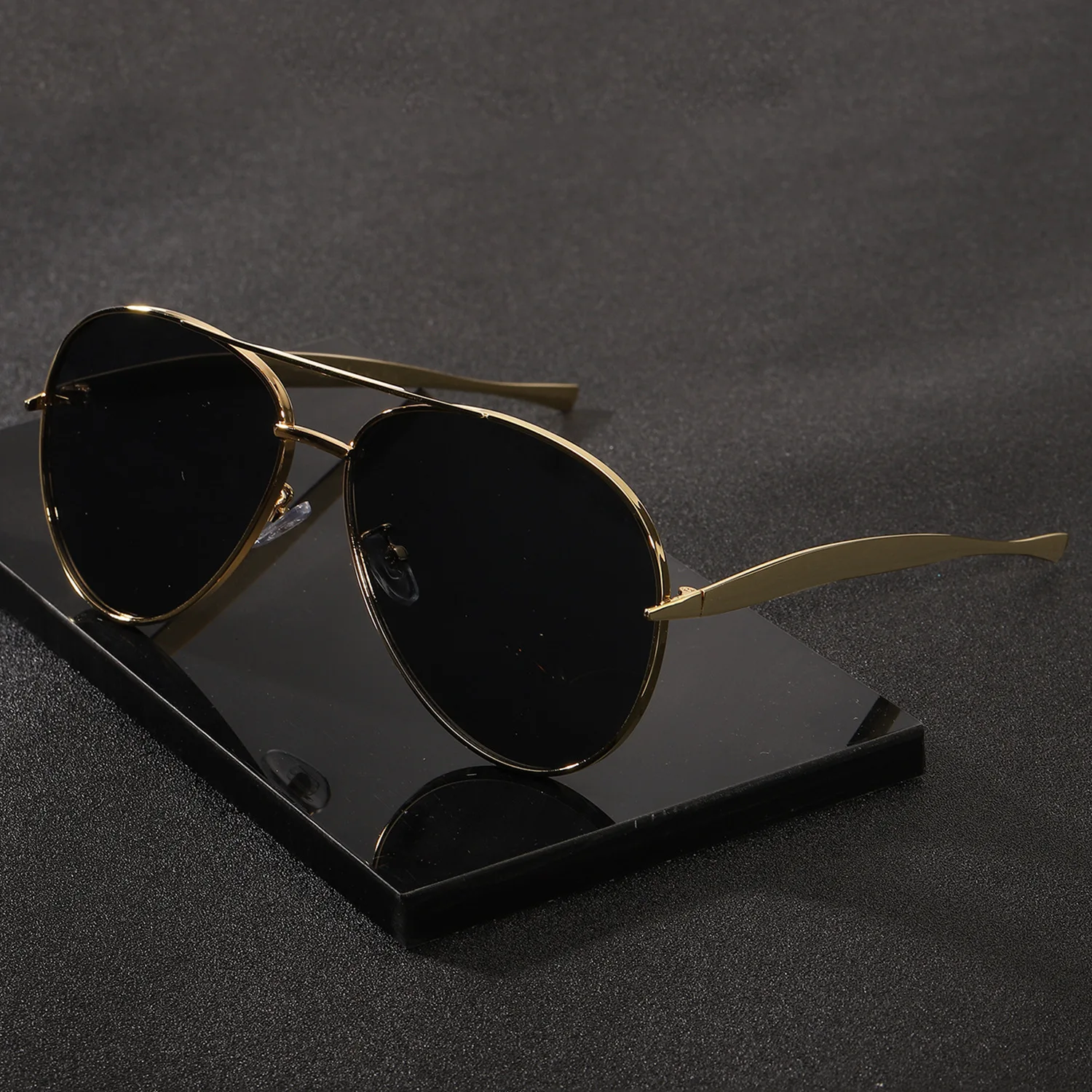 

New y2k Vintage Metal Pilot Sunglasses Women For Men Sun Glasses Punk Popular Outdoor Driving Luxury Brand Designer Shades UV400