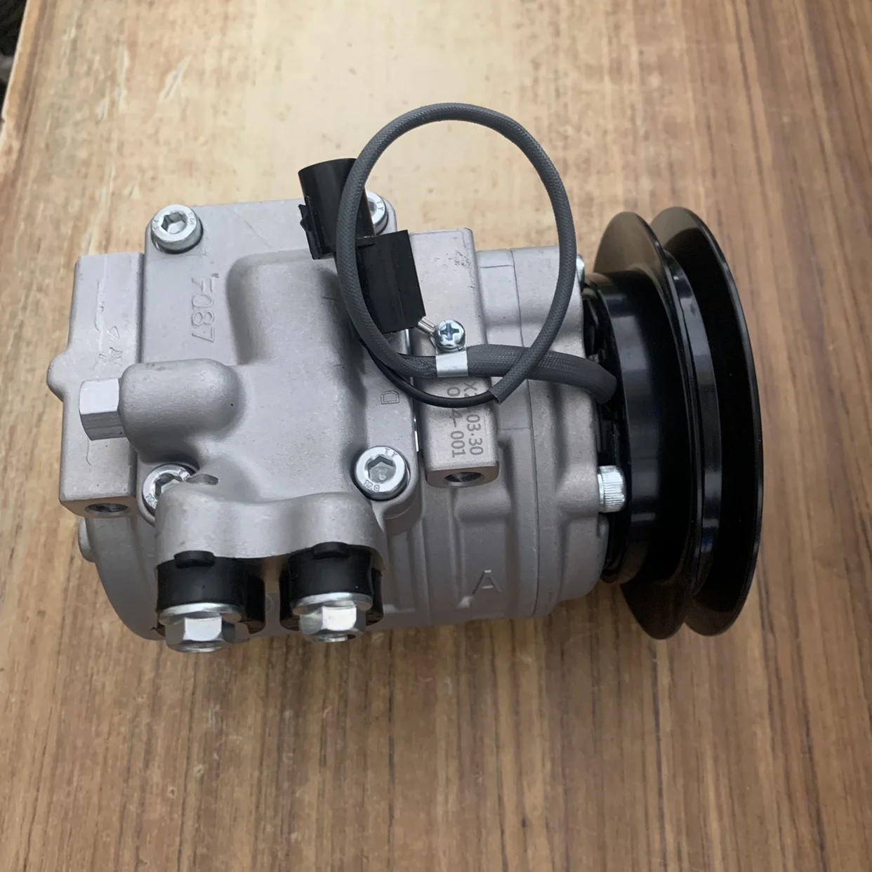 660f/665 Excavator Air Conditioning Compressor/Air-Condition Pump Temporary Work 65/85/80 Excavator Air Conditioning Compressor