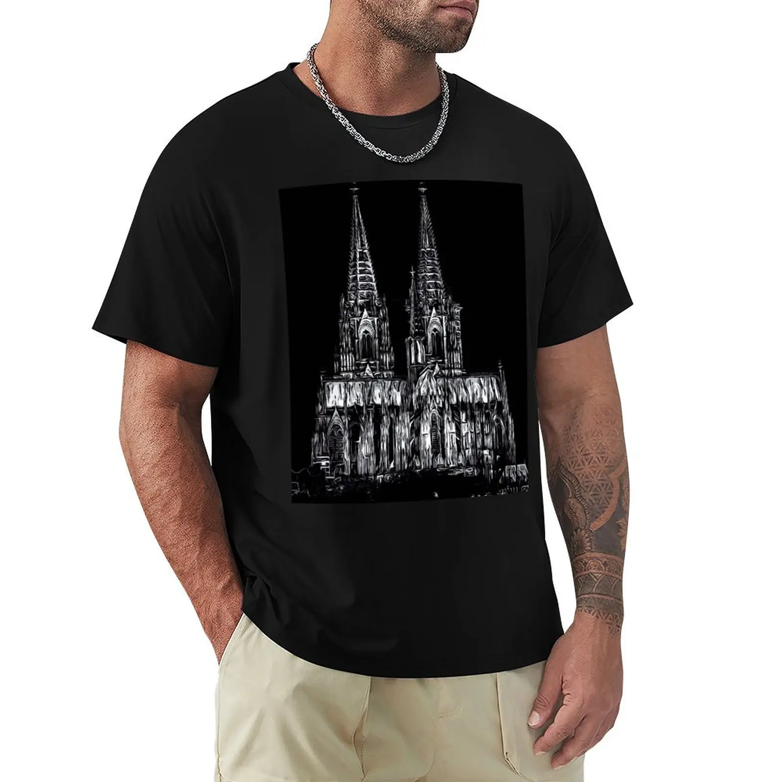 Cologne Cathedral Black and White - K?lner Dom Schwarzwei? T-Shirt Big and Tall Solid Color T-Shirt