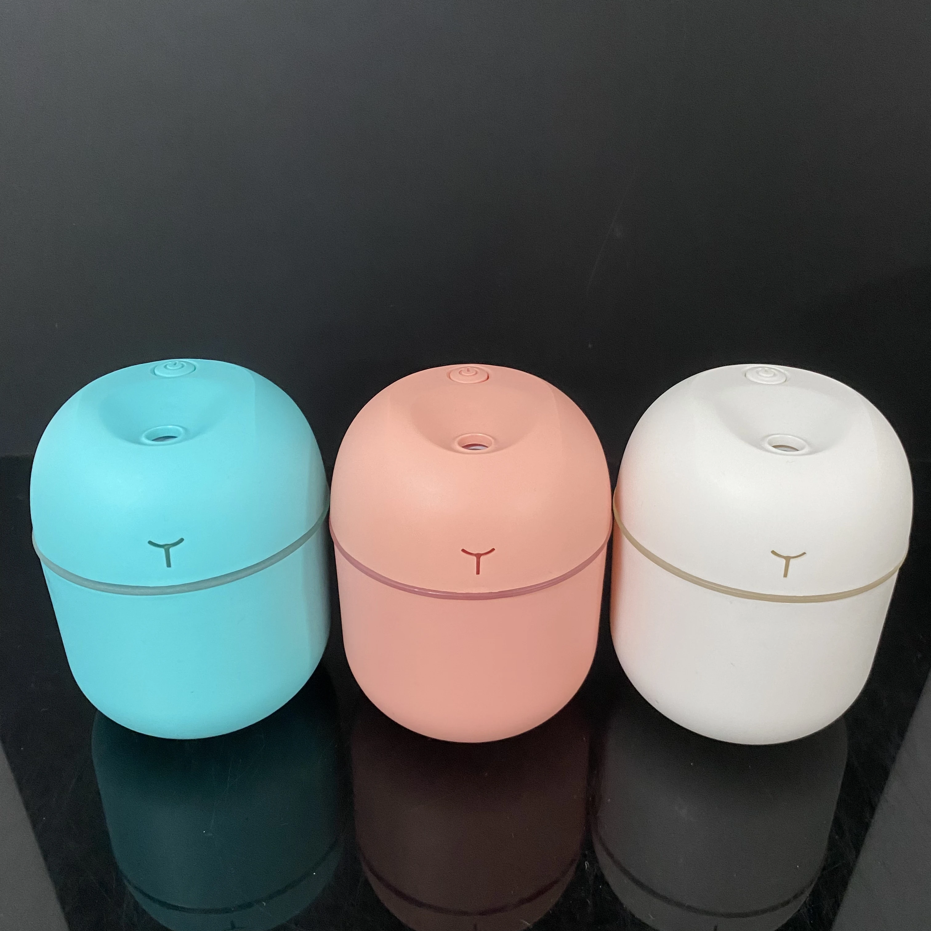 2024 Portable Mini Humidifier Car 220ml Small Cool Mist Humidifier USB diffuser Personal Desktop for Bedroom Travel Office Home