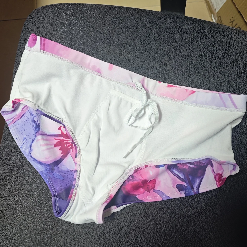Original multi-style wholesale original image Spotand simple wholesale supply swimming trunks, men's triangular thongUXH