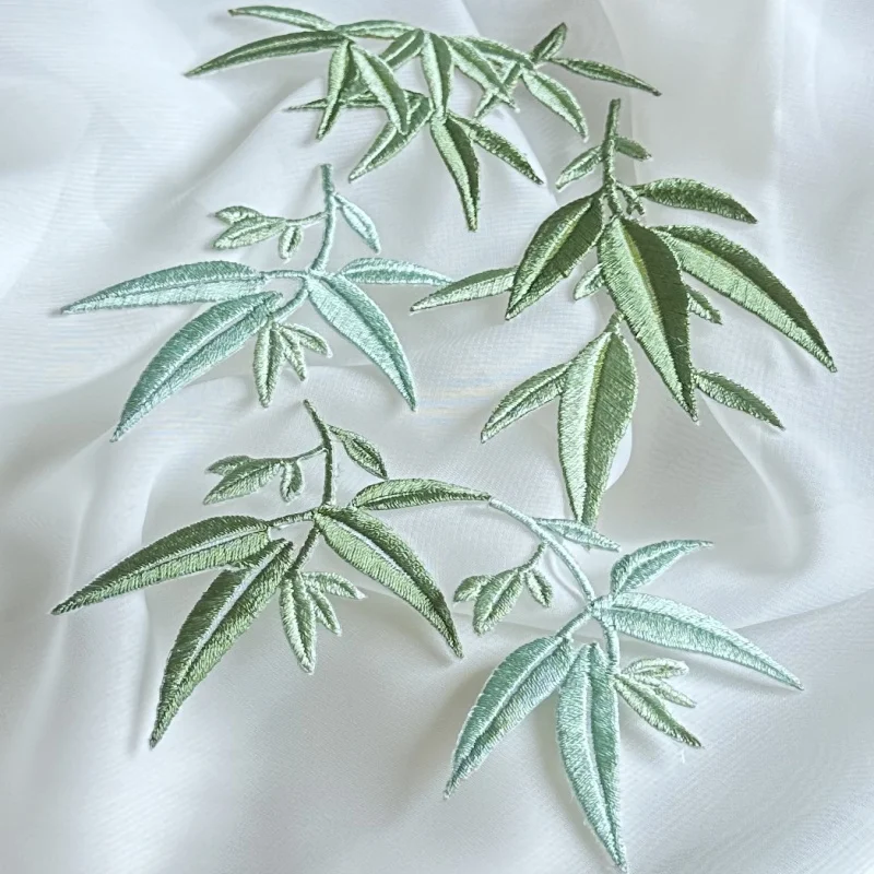 1Ps Small Bamboo Leaf Embroidery Patches Green Applique Iron Stick Dress Clothes Decoration Accssory DIY Flower Patch