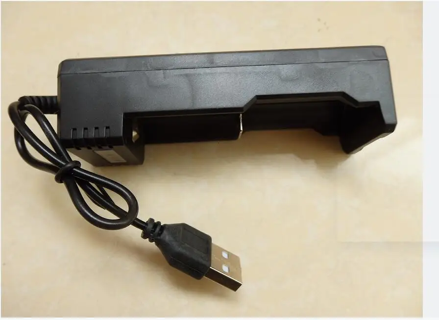 USB Multifunctional Lithium Battery Charger Single Charge 16340 14500 18650 Universal Battery Charger