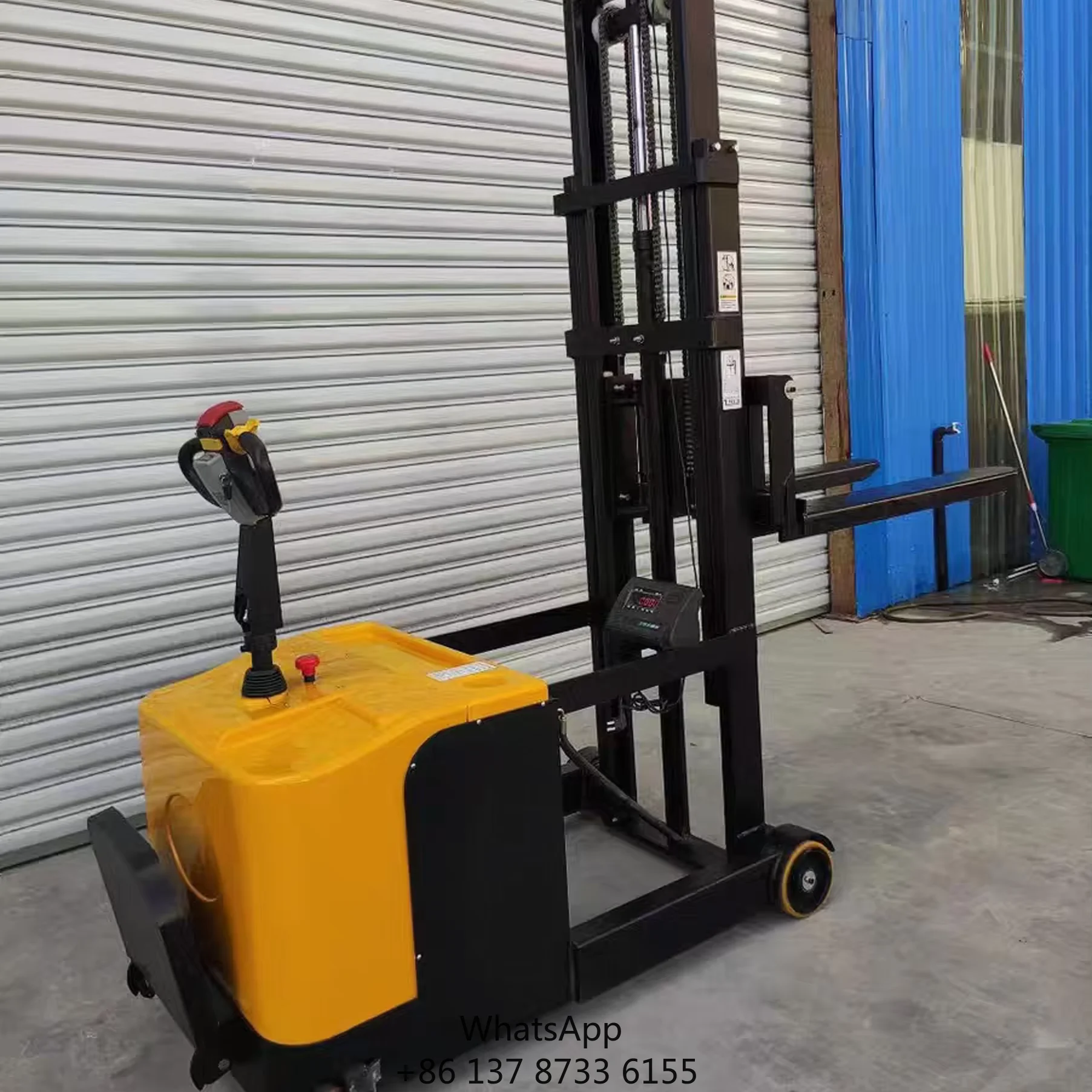Hydraulic Electric Stacker For Pallet Loading And Unloading / Stacker For Warehouse Cargo Handling