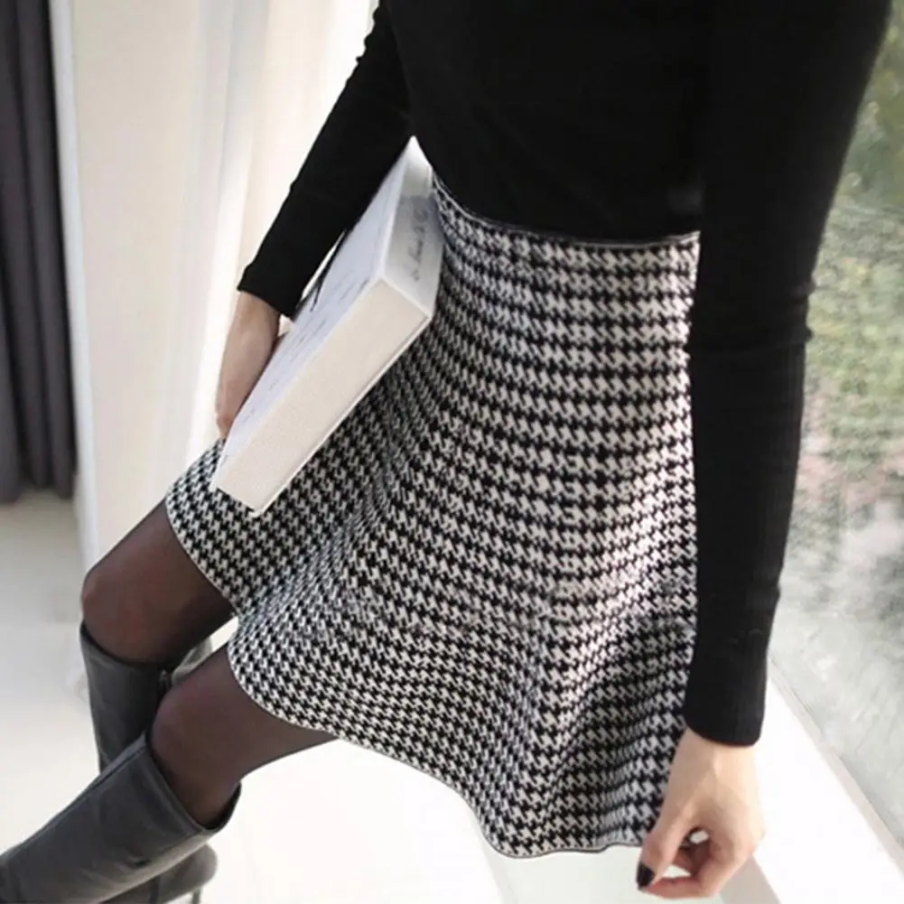 

Chic Short Skirt 3D Cutting Versatile Breathable Solid Color Women Mini Skater Skirt