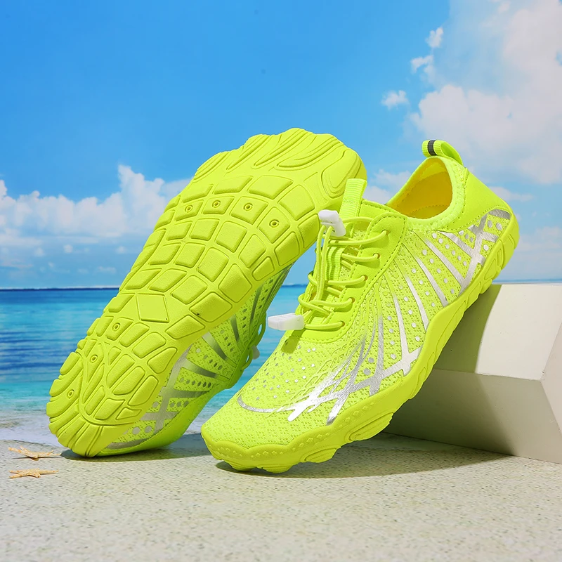 Outdoor upstream shoes for men and women non-slip quick-drying amphibious beach shoes beach wading shoes.