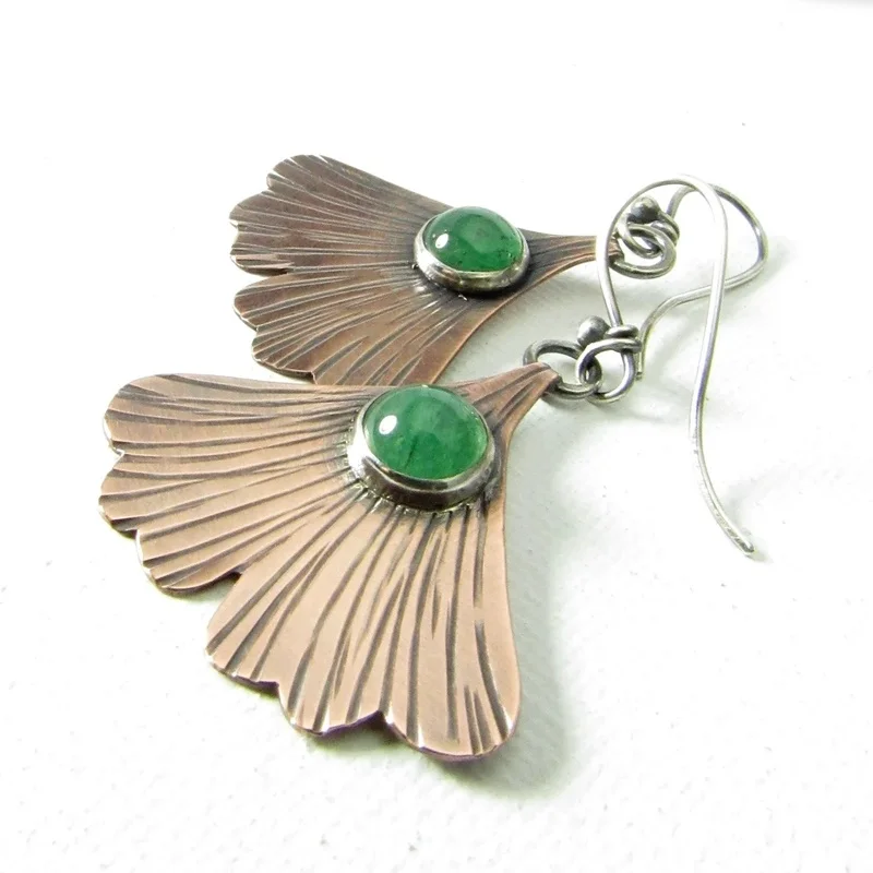 Classic Scalloped Metal Embellished Green Stone Earrings Vintage Women's Bronze Hand Carved Striped Drop Earrings