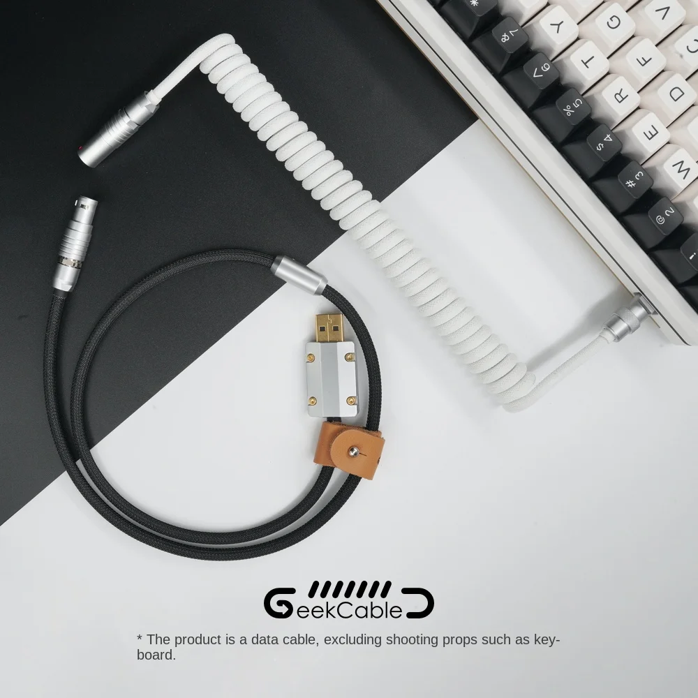 Spot GeekCable Manual Customized Keyboard Data Helix Rear Air Plug Series White Black Bear