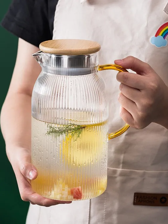 

Large Capacity High Borosilicate Glass Cold Water Pot Vertical Stripe Can Be Burned Directly over Open Flame Home Use Cup Set