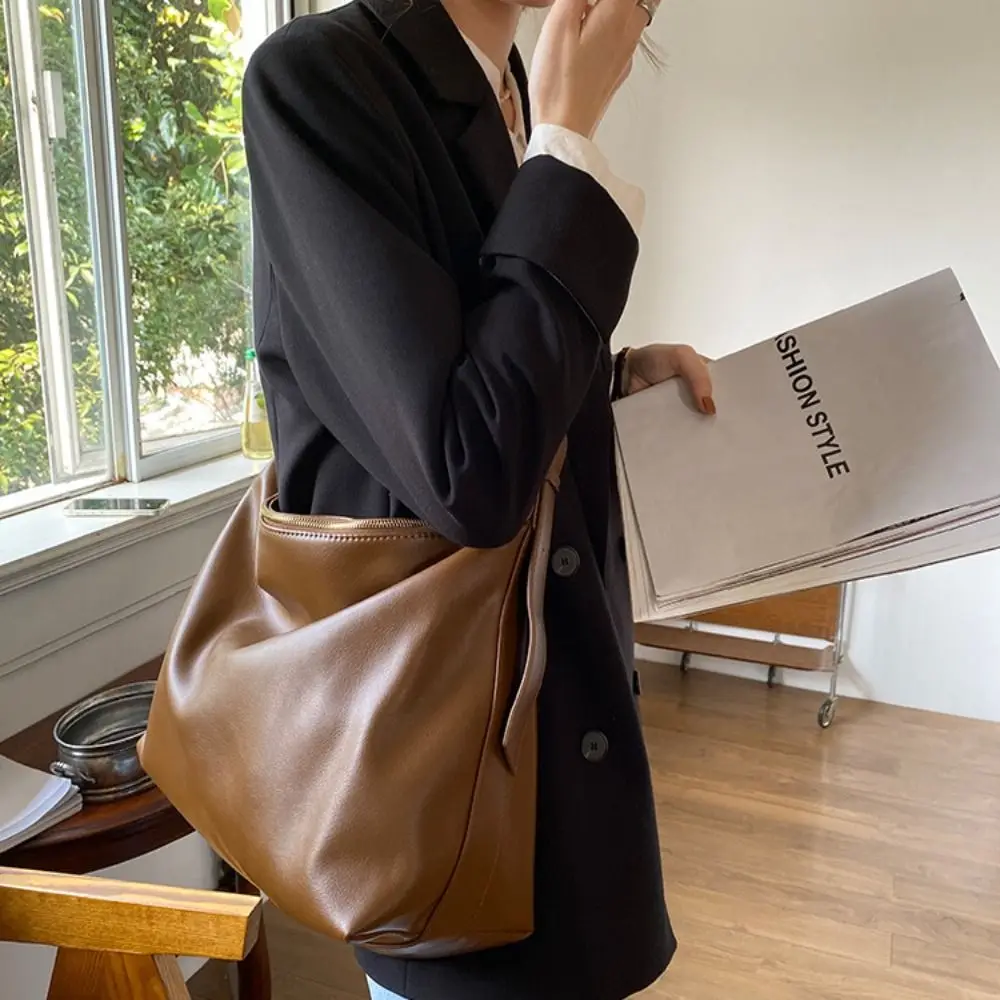 

Large Capacity Pillow Crossbody Bag Solid Color Korean Style PU Dumpling Bag Pillow Bag Mommy Bag Shoulder Bag Girls/Female