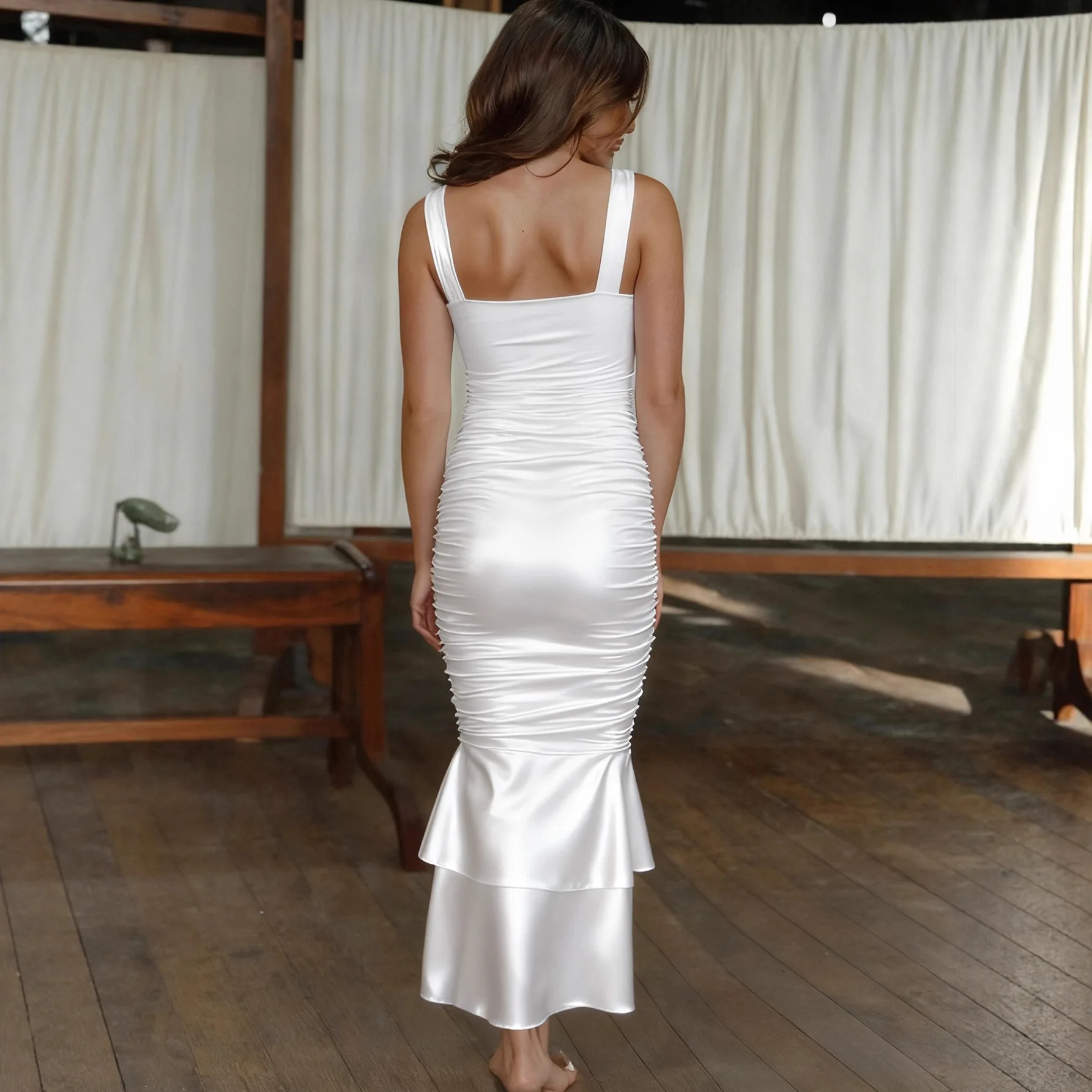 Vestido Longo Novo Estilo Europeu e Americano, Sexy, Tomara que Caia, Sem Mangas, com Babados, Recortes e Efeito Modelador, Decote nas Costas