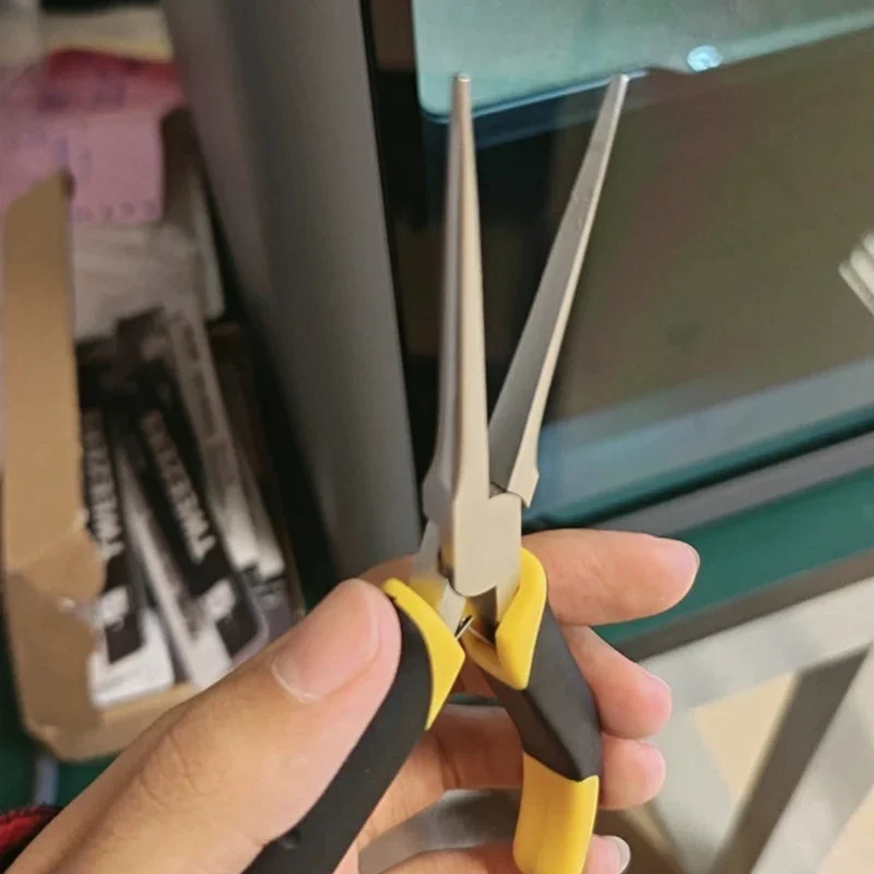 3D printed model pointed pliers needle-nose pliers toothless hand-made DIY model special-purpose product. Bambu Lab