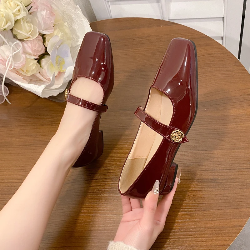 

Модные простые и элегантные кожаные непромокаемые туфли на толстом каблуке с неглубоким носком, новинка 2025 г. Женская Обувь