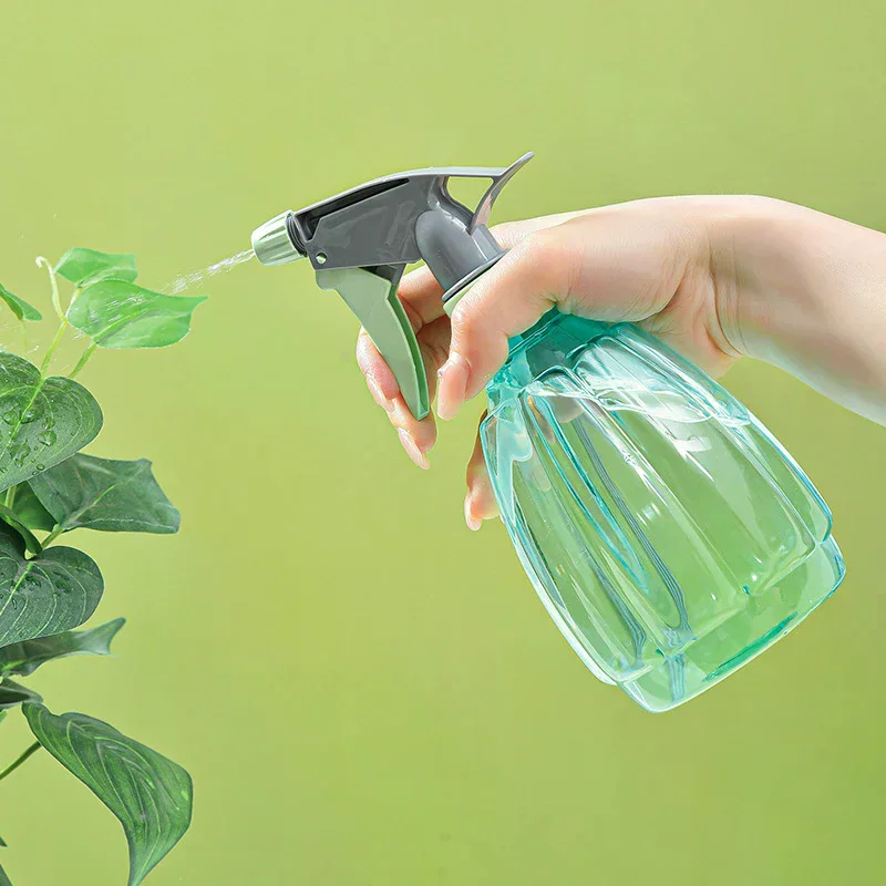 500ml Empty Plastic Spray Bottle Water Sprayer for Salon, Plants, Pets & Home Cleaning