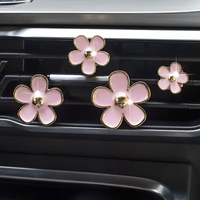 4Pcs/Set Car Outlet Vent Perfume Clips Car Air Freshener Conditioning Aromatherapy Daisy Car Air Outlet Perfume Clip Cute Mini