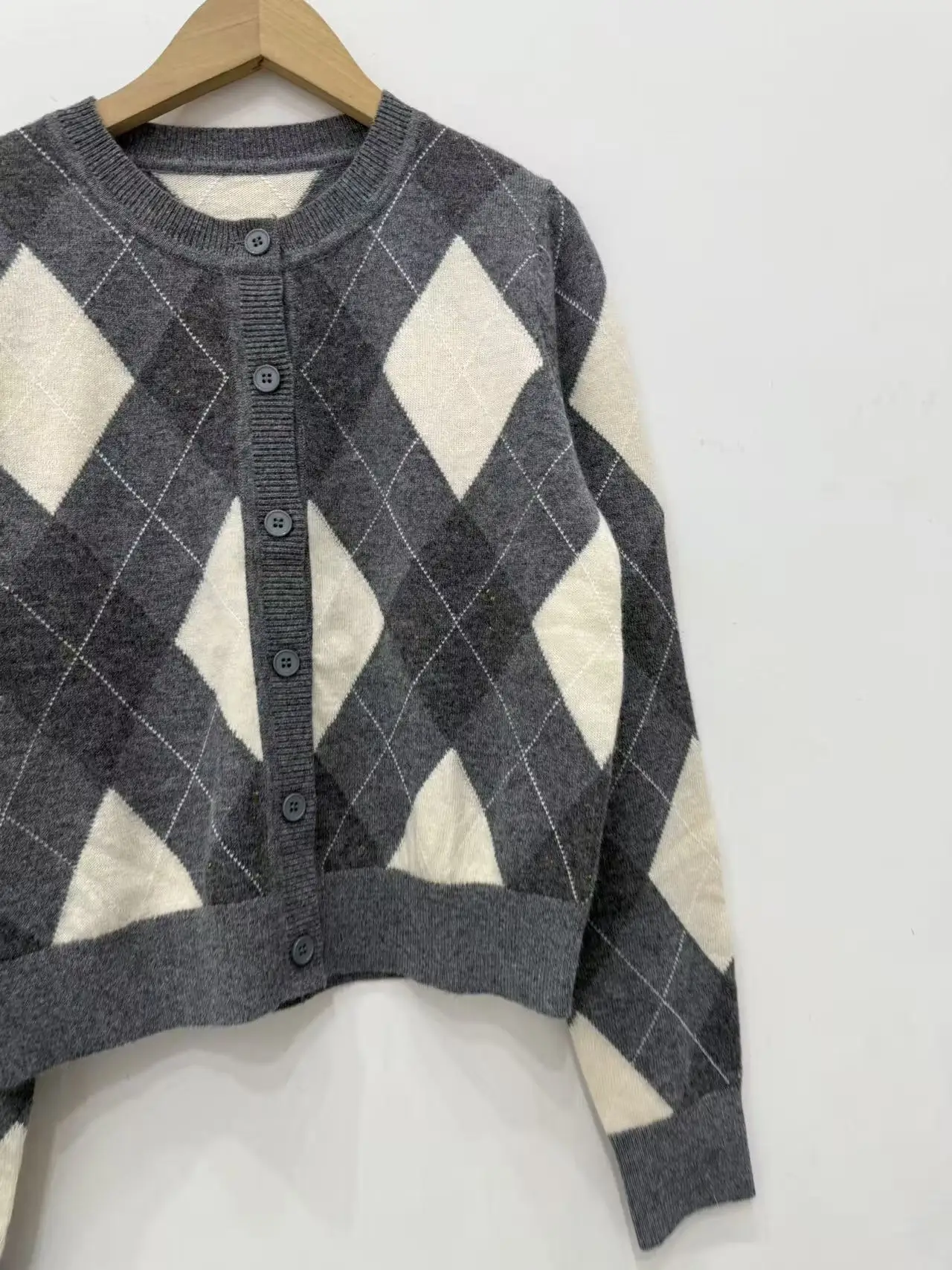 

Women Diamond Grid Knitted Cardigan O-Neck Single Breasted Fashion Casual Coat Autumn New