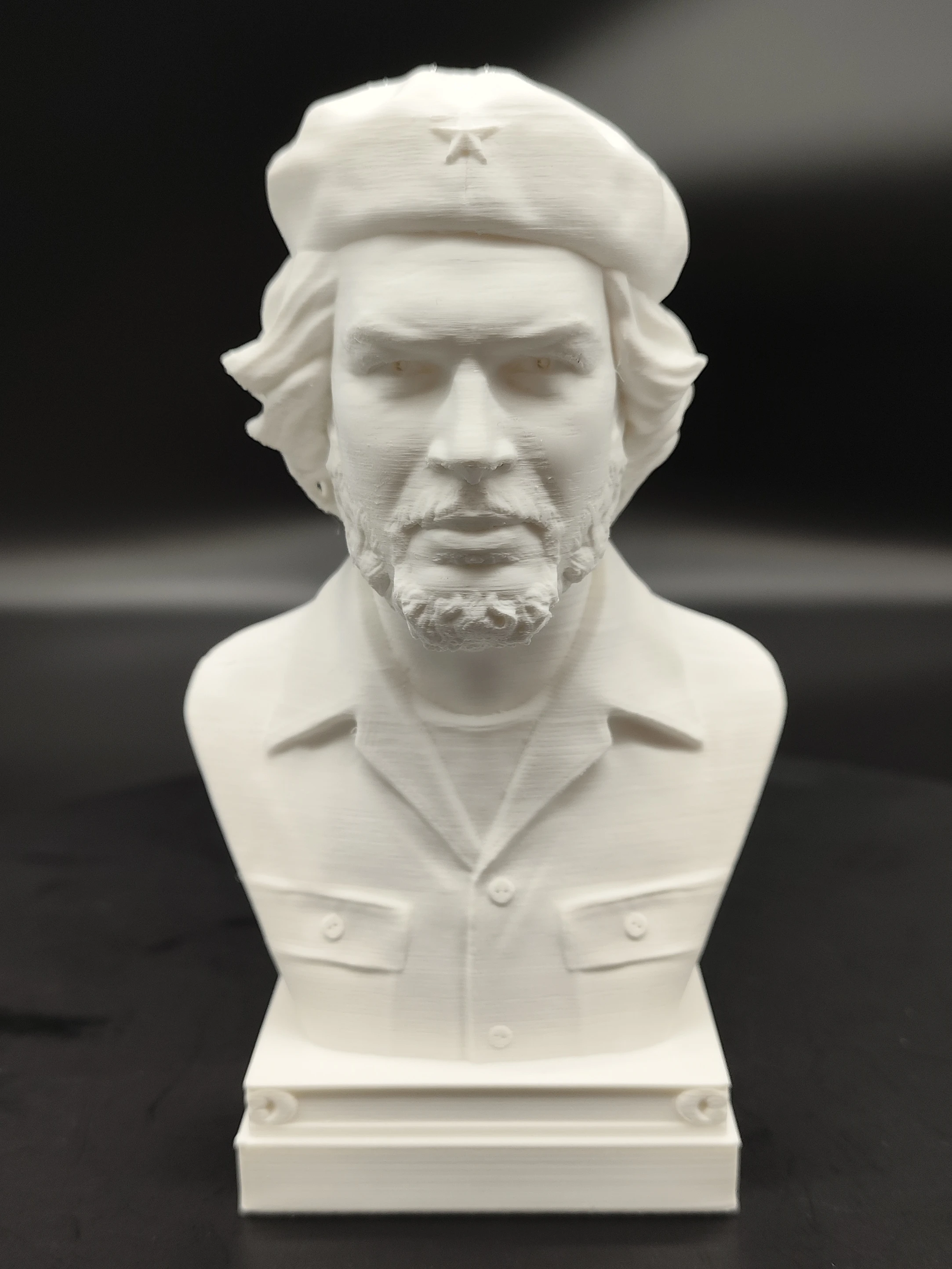 Che Guevara ornaments statues hand-made model decorations busts crafts great men like desks.