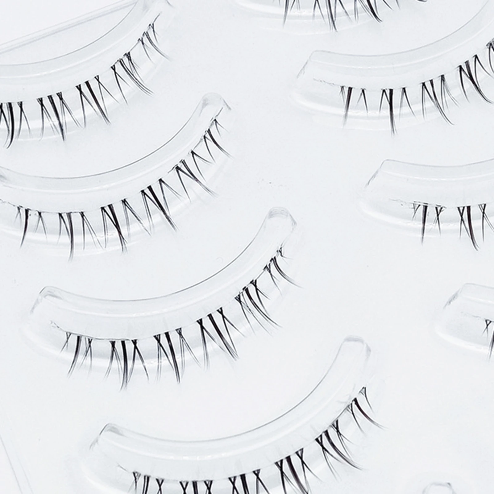 クリアで薄いソフトステムつけまつげストリップ 自然な見た目 ふわふわまつげ 毎日のまつげ 快適な透明バンド 目に見えない
