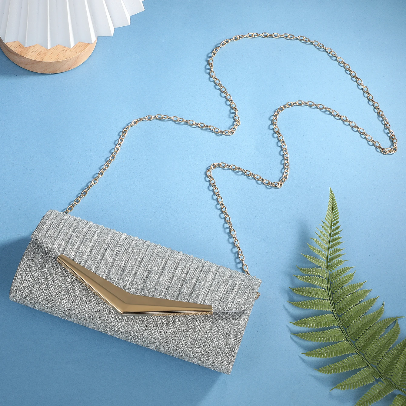 حقيبة سهرة عصرية جديدة أنيقة ذات ثنيات لحفلات الزفاف وحفلات الزفاف وحقيبة يد أنيقة بكتف واحد وسلسلة كروس