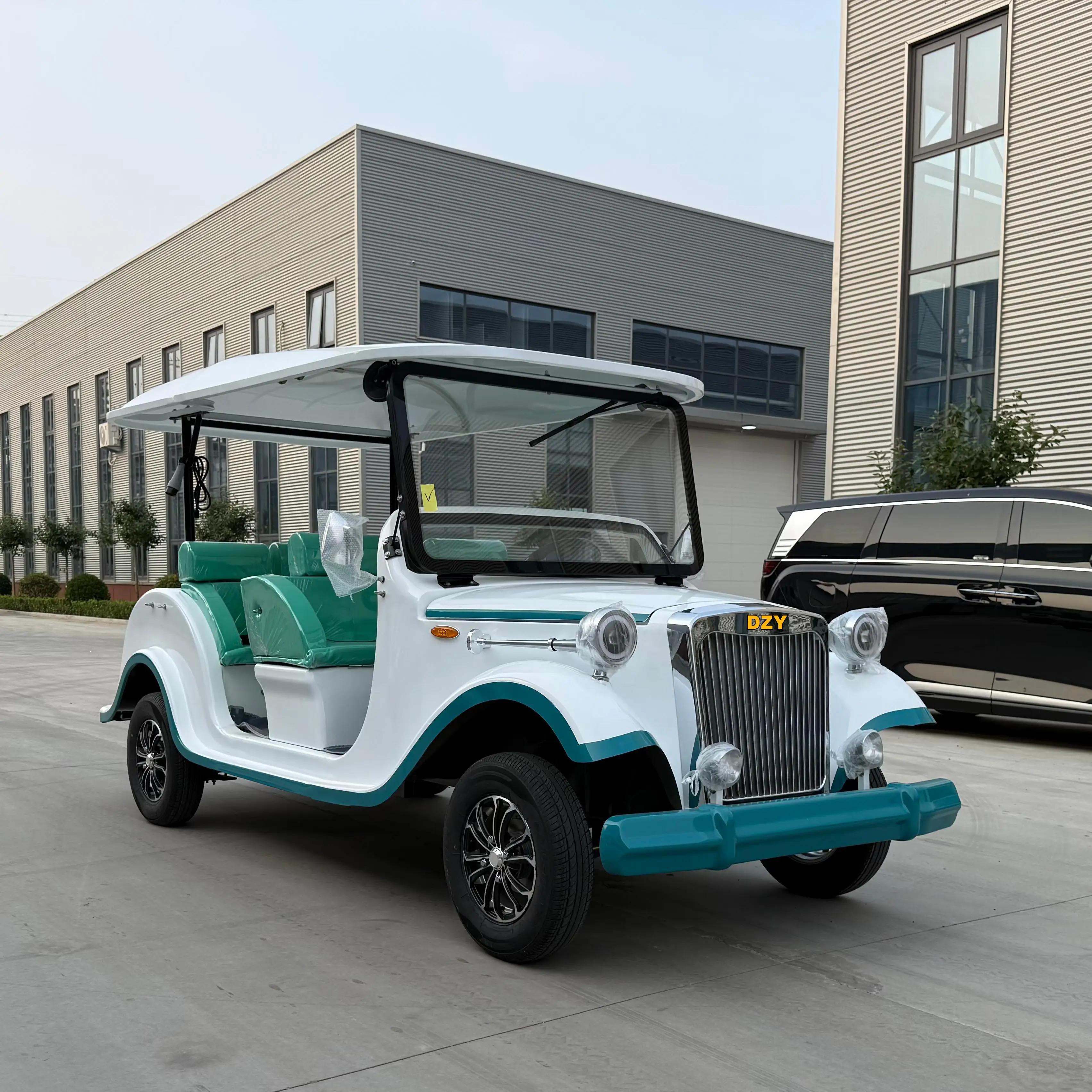 Legitimate on the Road 5-14seats Luxury Electric Retro Sightseeing Car, Classic Vintage Car, High-end Club VIP Reception Car
