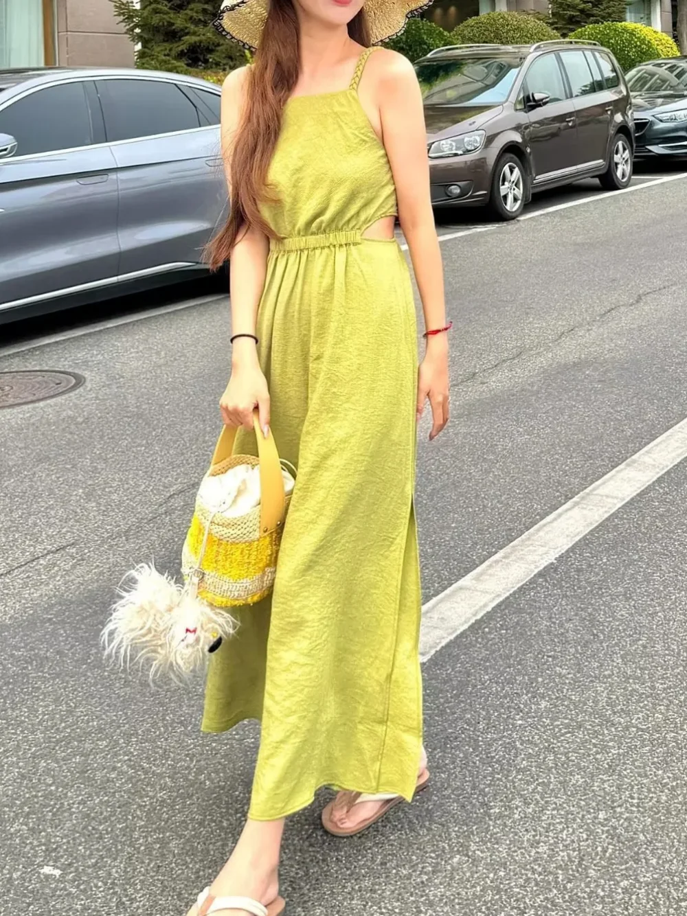 Vestido de mujer 2025, novedad de verano, estilo de vacaciones con tirantes verdes, falda larga hueca, fiesta de vacaciones, personalidad de moda sexy