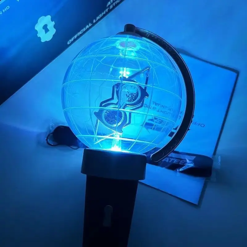Ateez Fanlight Light Stick مضيئة غلوب القلعة توهج في الظلام يهتف الدعائم للحفلات الموسيقية ستار المطارد المشجعين يجب أن يكون لعبة