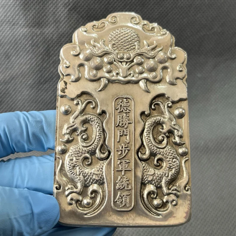الجملة العتيقة نمط الفضة مطلي بوابة النصر خطوة قائد الجيش رمز الخصر شارة الحرف اليدوية قطع يدوية فيلم المنزل P