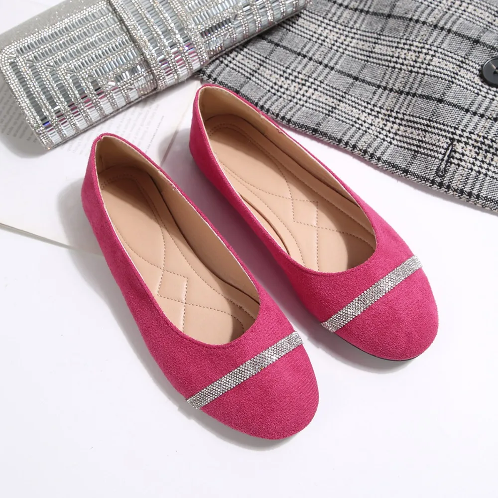 Large Size Flat Shoes Women's 2026 New Style Korean Versatile Slip-On Soft Bottom Anti-Slip Casual Round Toe Velvet Surface