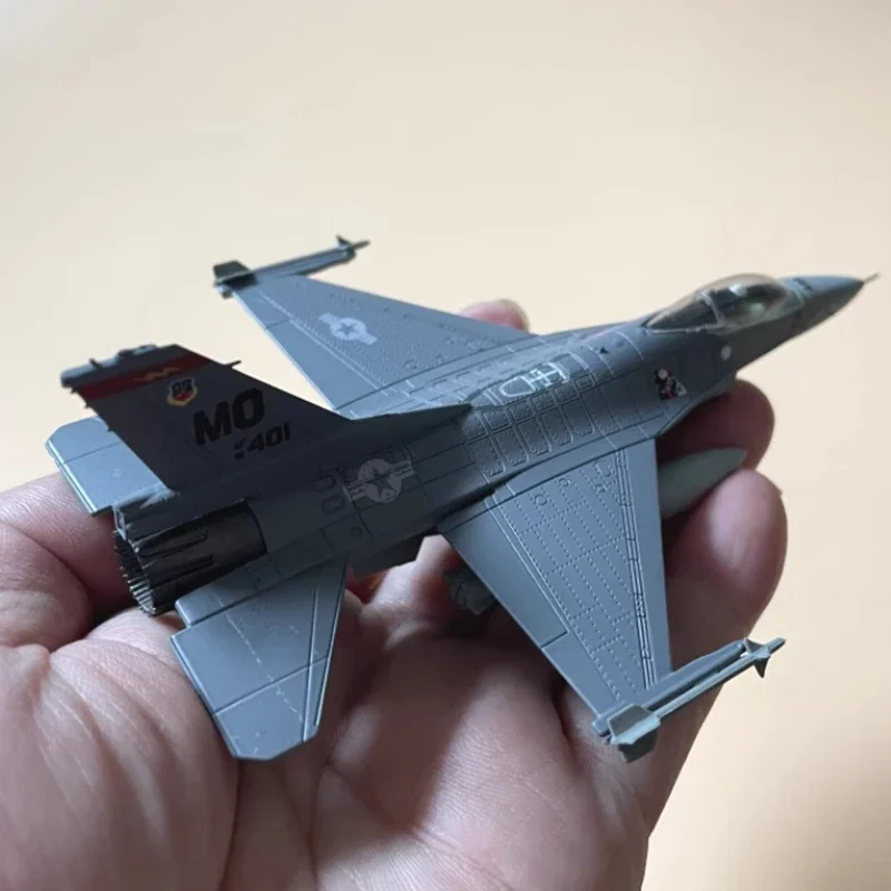 Diecast 1:100 Scale U.S Air Force F16C F16 Falcon jet fighter Alloy Finished Model Souvenir Gifts For Adult Boy Slight defect